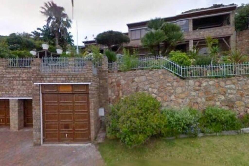 Fish Hoek House | Seaside Villa in Fishhoek