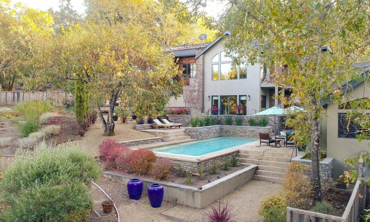 Freestone House | Sebastopol Luxury Home With Views, Pool & Hot tub