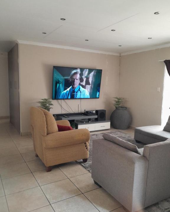 Govan Mbeki Hostel | Secunda BackPackers