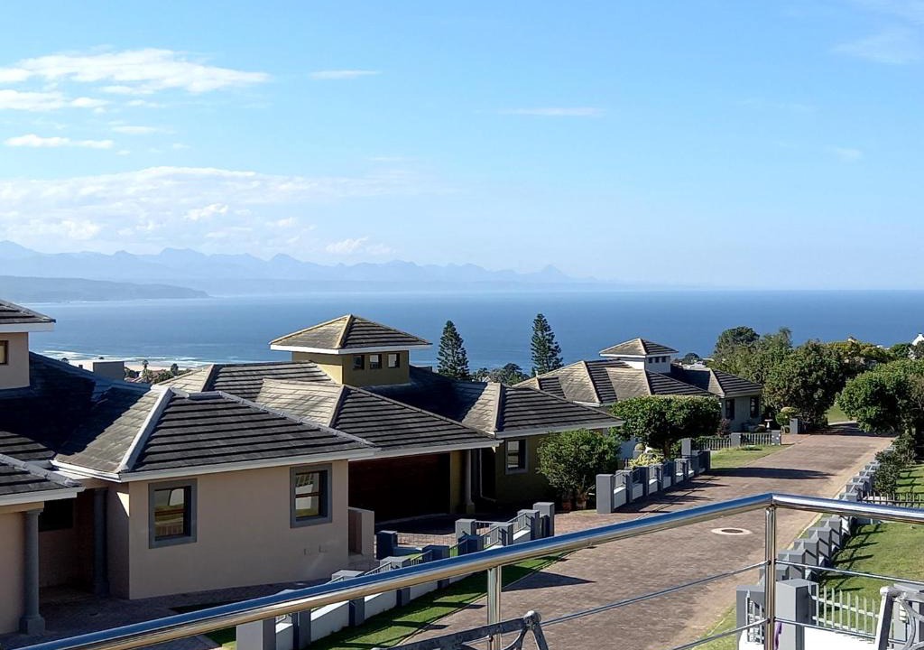 Plettenberg Bay House | Self Catering Accomodation with a View