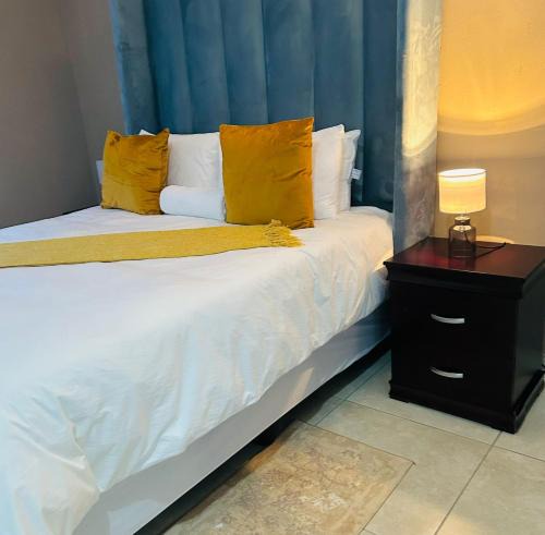 Bela-Bela House | SERENE ACCOMMODATION PALACE