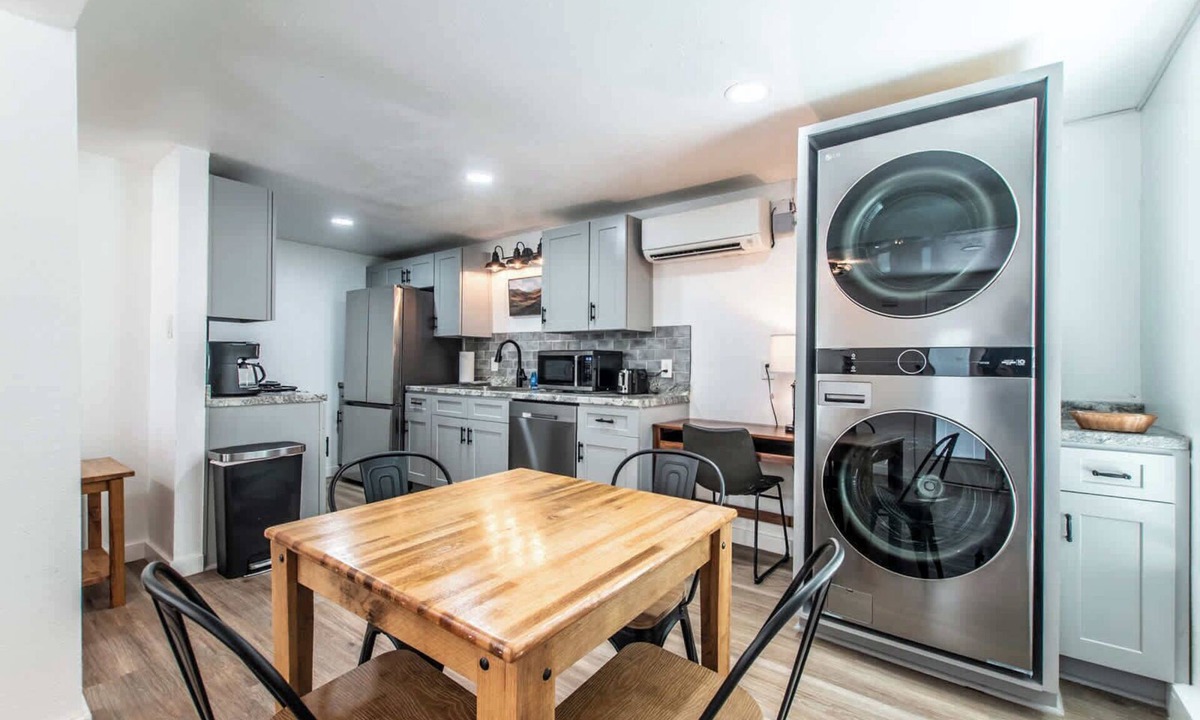 Del Mar Apartment | Serenity Suites C Sum