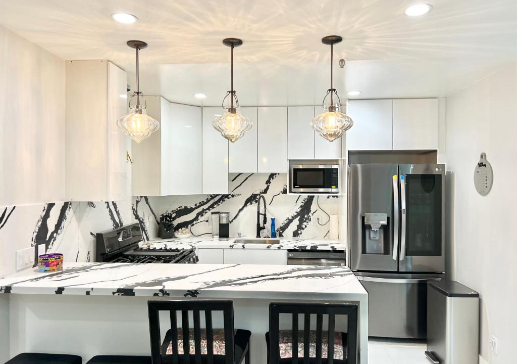 Inner Richmond Apartment | SF Newly Remodeled Charming home With 100% Walking Score