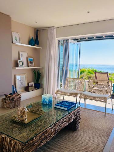 Shelley Point Villa | Shades of Blue