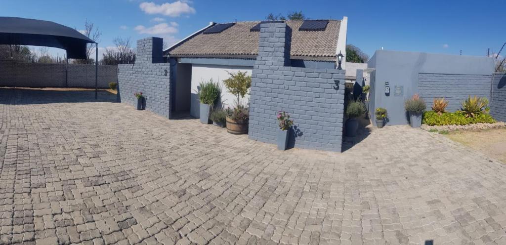 Molemole Apartment | Sheilas Self-Catering Overnight Accommodation