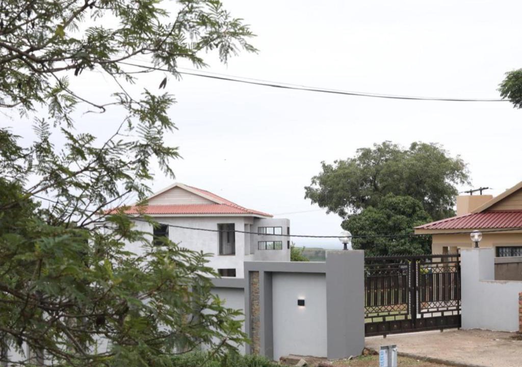 Jozini House | Shengelezi Guest House