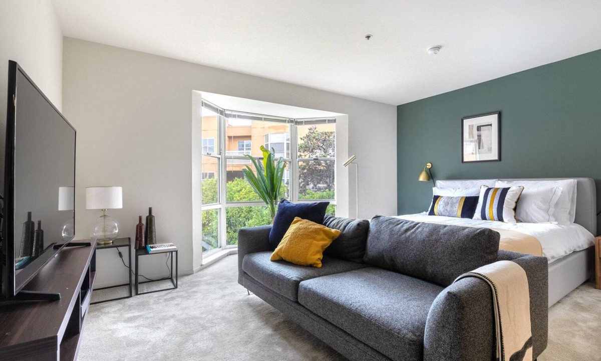 South Beach Apartment | Shimmering South Beach Studio w/3 Pools, 2mins to Muni by Blueground