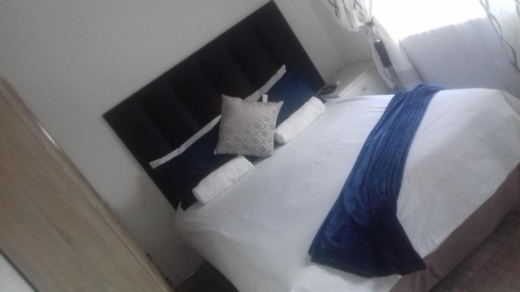 Emalahleni House | Sir Pinto Guesthouse