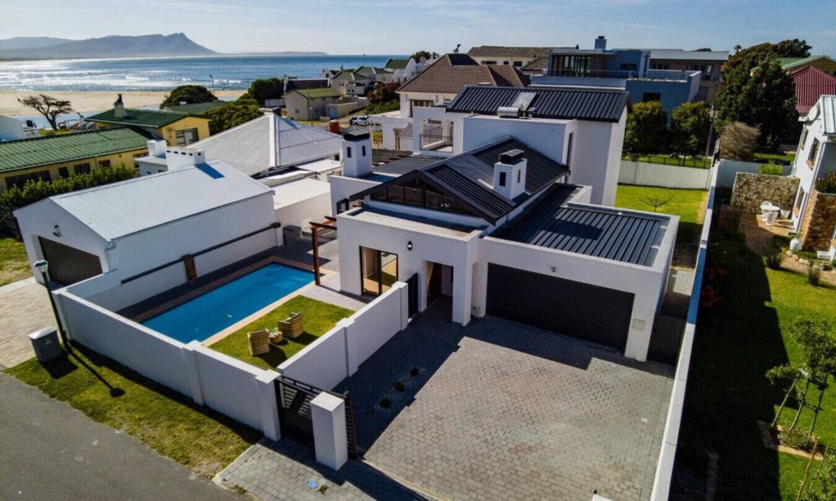Kleinmond House | Sitari on Sea — Beachside Bliss | Pool | Sea Views | Kleinmond
