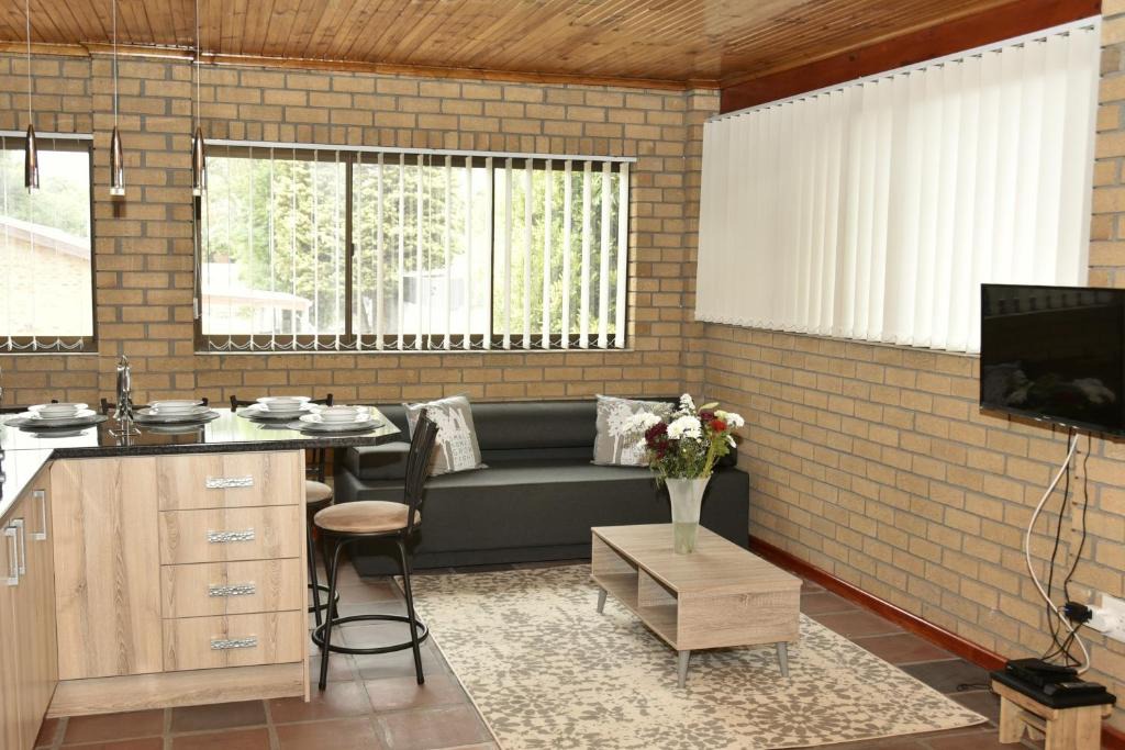 Trawal House | SJ's Self-Catering