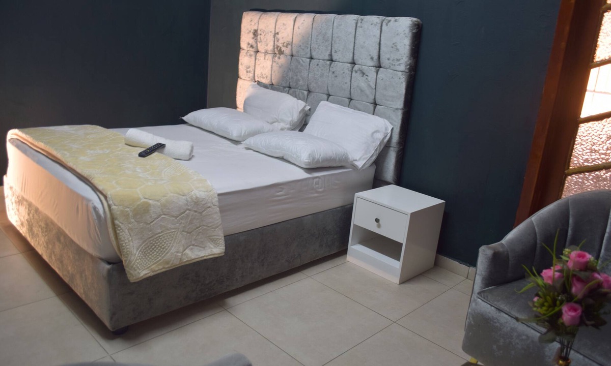 Greater Johannesburg Metropolitan Area House | Skypz Lodge