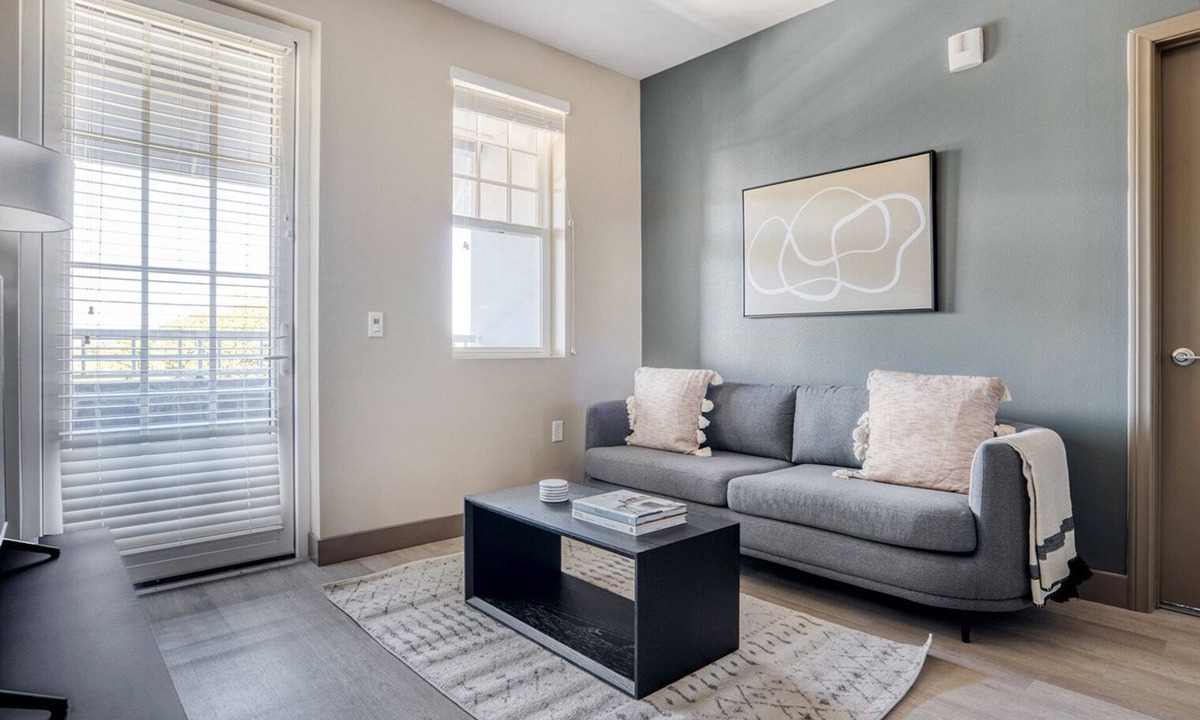 Burlingame Apartment | Sleek Burlingame 1BR w/W/D, Gym & Roof, nr Caltrain, by Blueground