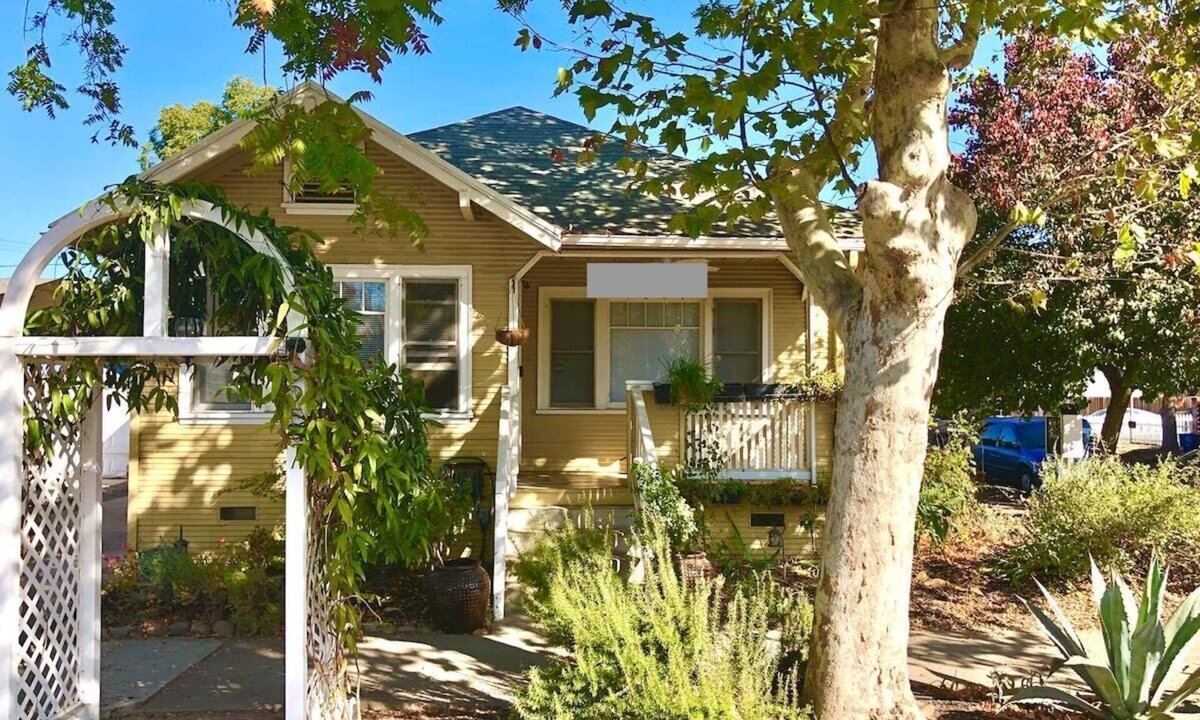 North Oak Park House | Smart, Spacious, Artsy home near Midtown