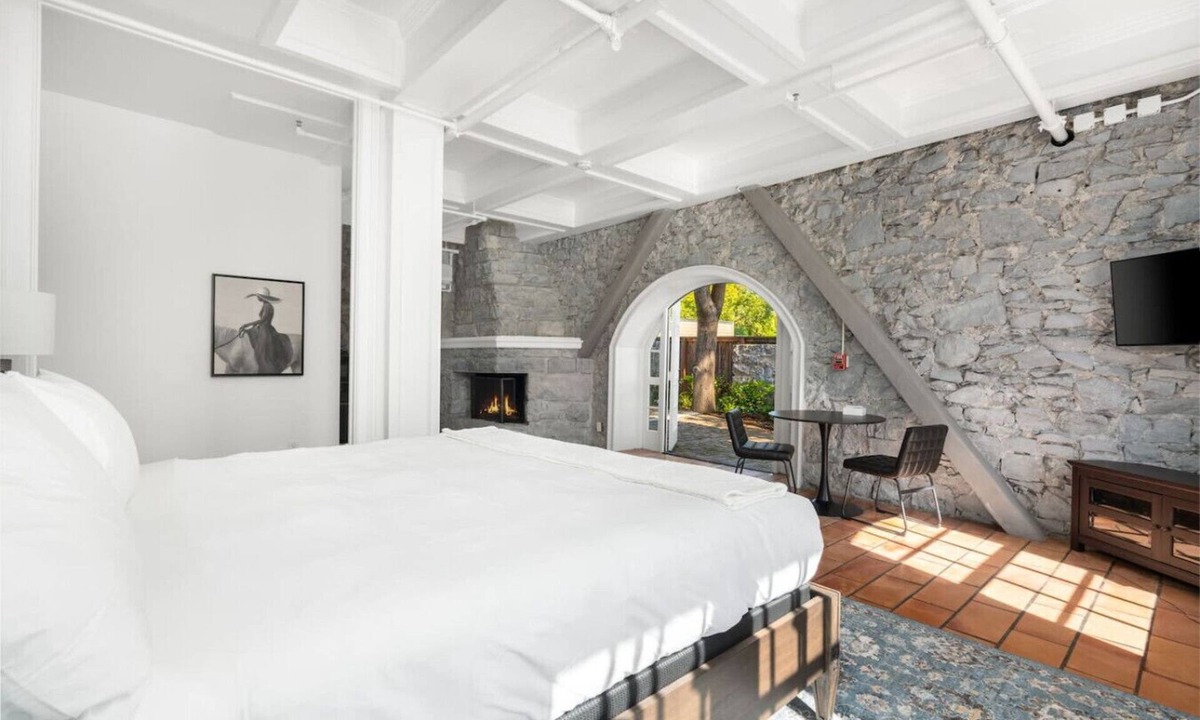 Santa Rosa Bed & Breakfast | Sonoma Stonehouse, King Room w/Private Patio