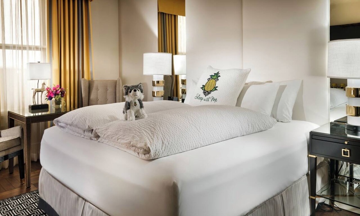 Theater District Hotel | Sophisticated San Francisco Room Steps Away from Union Square