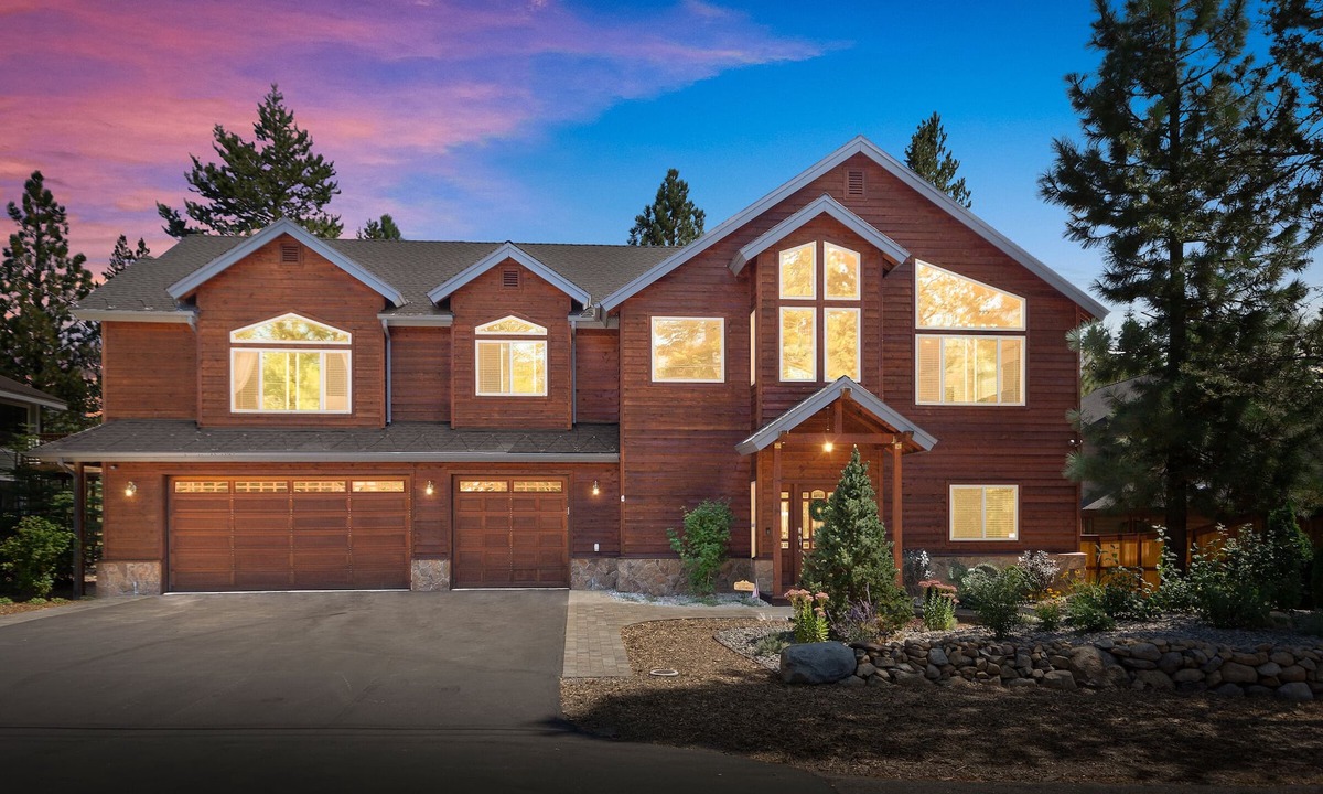 North Upper Truckee House | South Lake Tahoe Roth Mountain Retreat