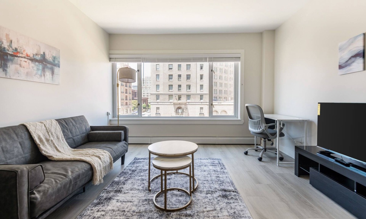 Nob Hill Apartment | Spacious 1 bedroom apartment with work desk in San Francisco