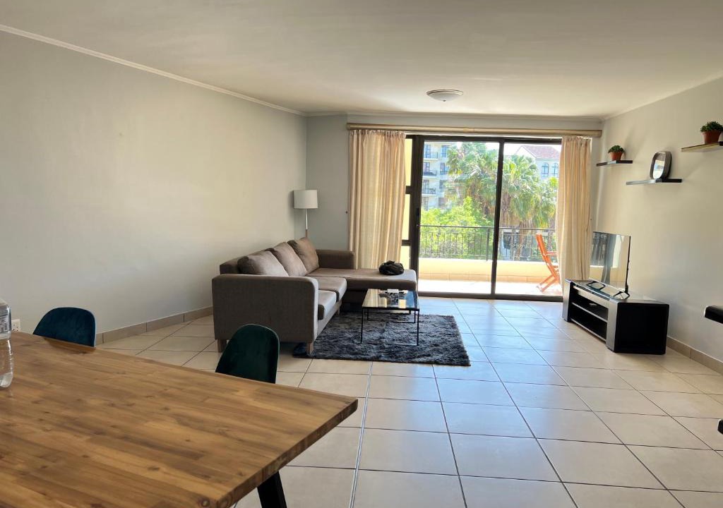 Century City Apartment | Spacious 2 bedroom apartment next to Canal walk with gym and pools