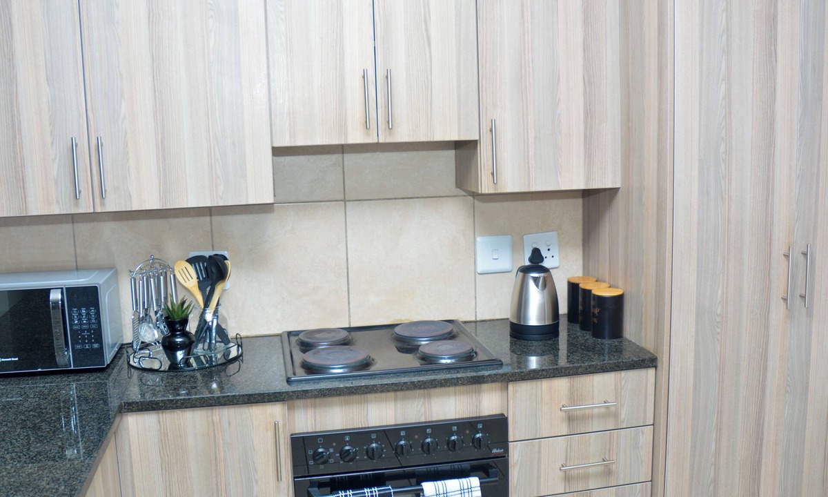 Emalahleni House | Spacious 3-bedroom house perfect for relaxation and business trips