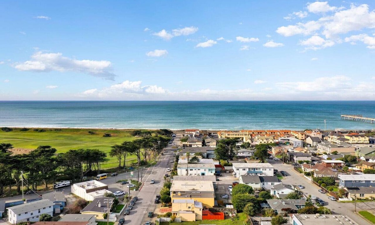 Sharp Park House | Spacious 5BR Coastal Retreat | 8 Beds Beach & Golf