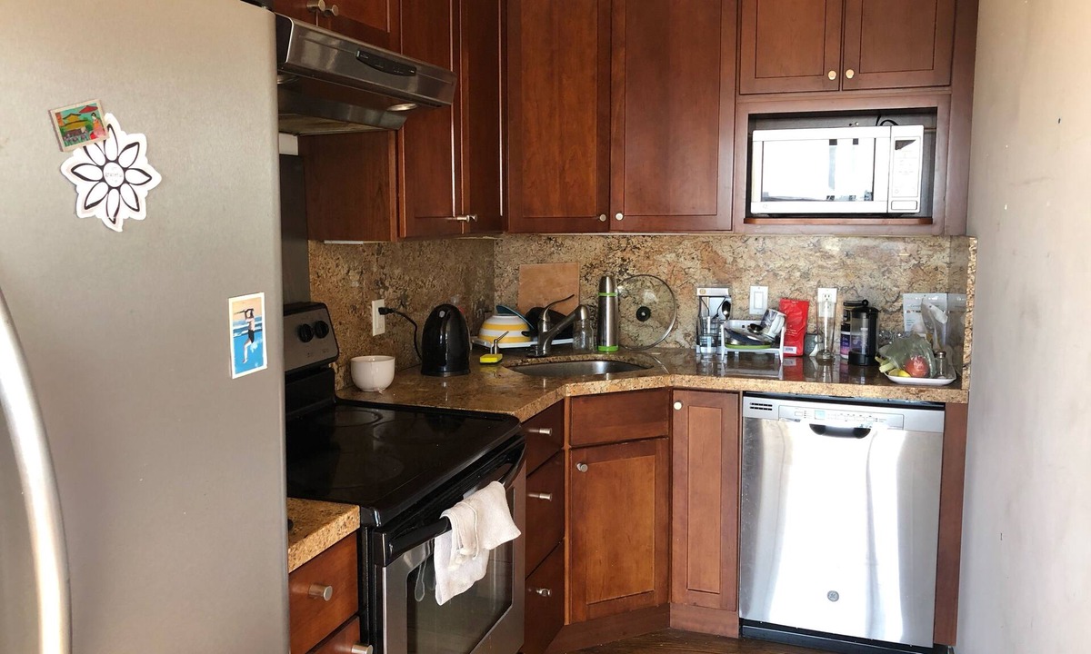 Corona Heights Apartment | Spacious and Central 2 Bedroom Apartment with Epic Views and Artsy, homey feel!