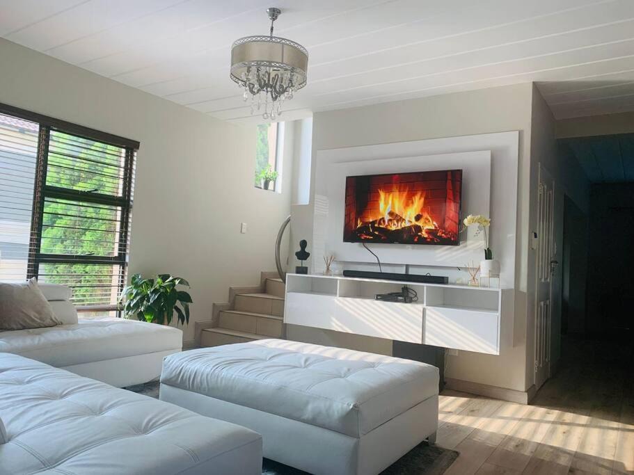Greater Johannesburg Metropolitan Area House | Spacious and elegant residential home