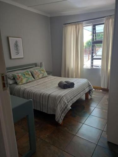 Graaff-Reinet Apartment | Spacious, bright private flat