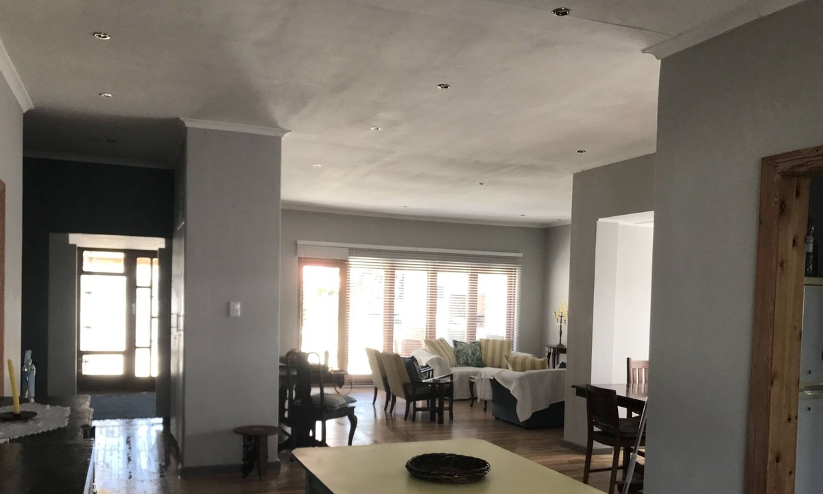 Eastcliff House | Spacious Central House