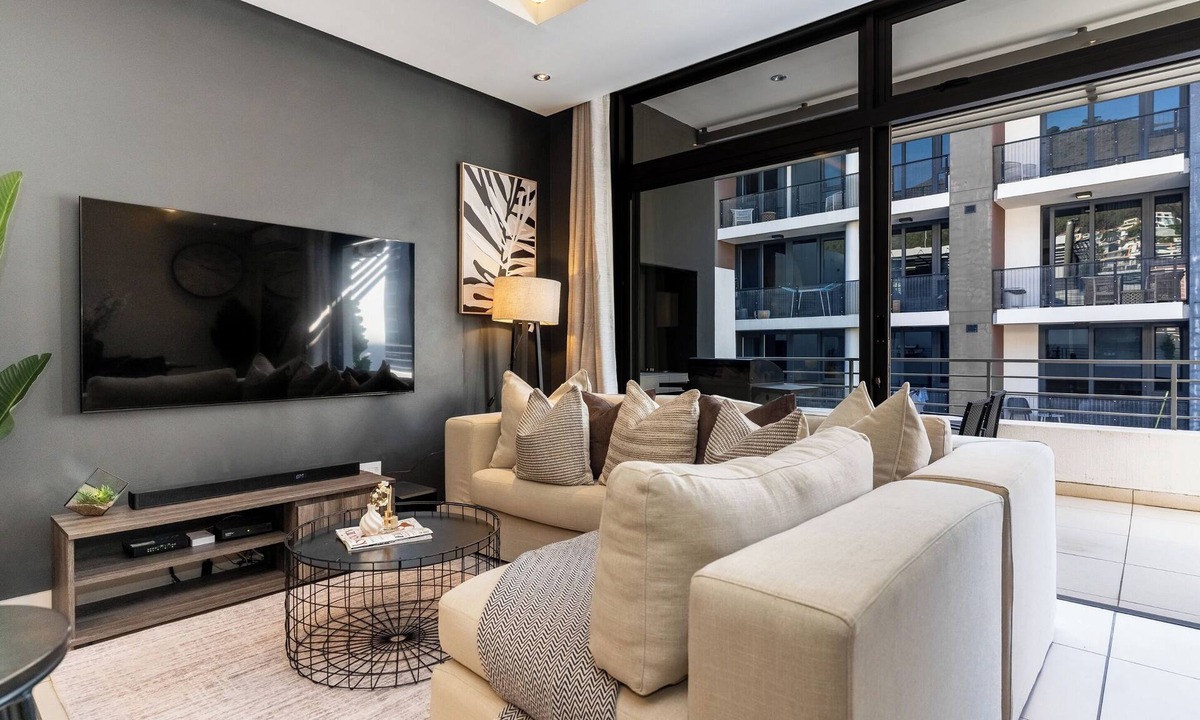 Green Point Apartment | Spacious Green Point Escape