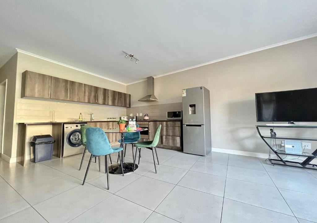 Century City Apartment | Spacious Modern 1 bedroom apartment near Canal Walk