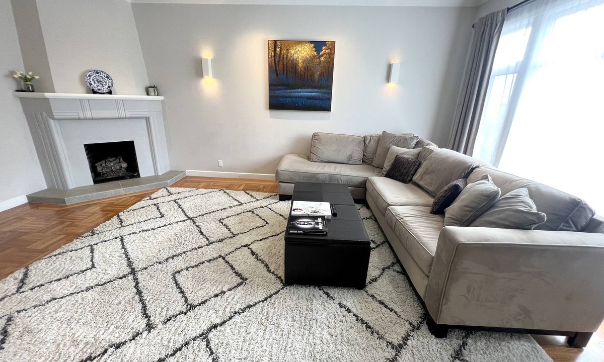 Outer Sunset House | Spacious modern 3BR/3BA House with yard, hottub & parking - with flexible lease!