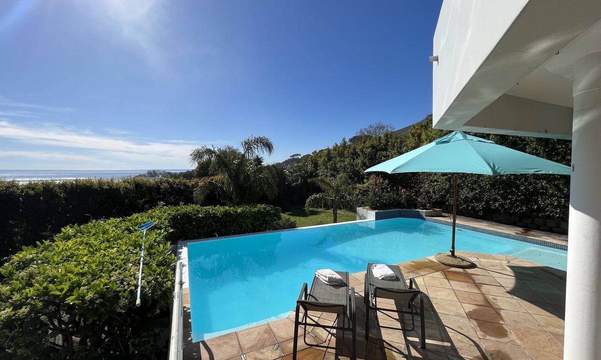 Camps Bay House | Spacious villa in perfect location!