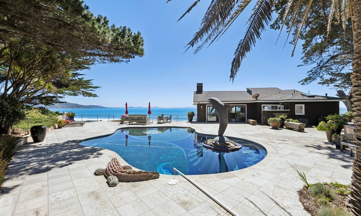 Bolinas House | Spectacular Ocean Front Home, Former Home to Grace Slick from Jefferson Airplane