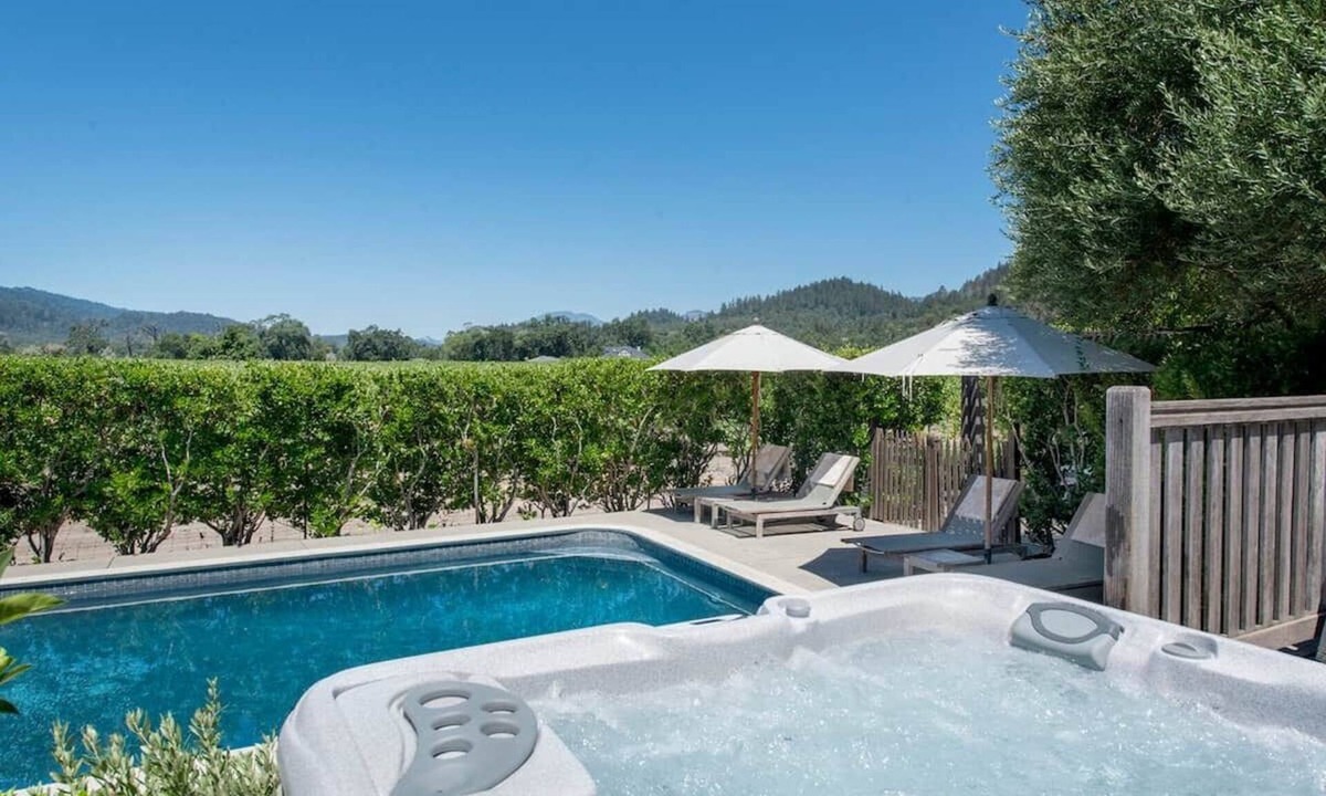 St. Helena House | St Helena Villa with Pool and Vineyard