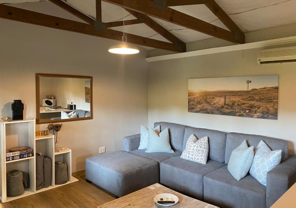 Hillcrest Apartment | Stacey's Apartment