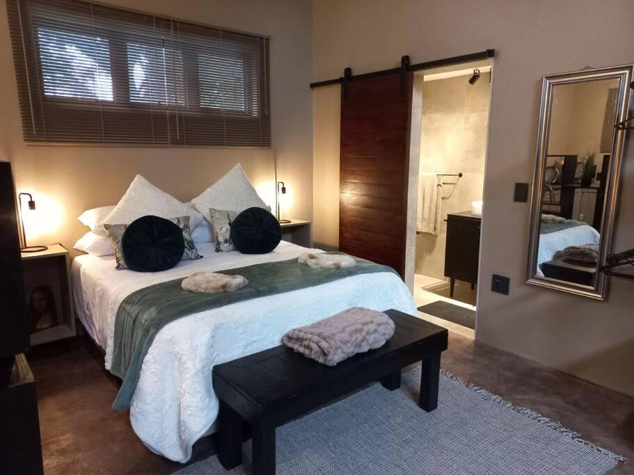 Hillcrest Apartment | Stacey's Cornerstone Studio Apartment
