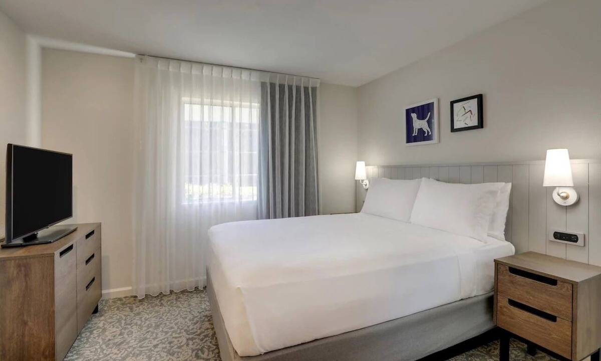San Jose Hotel | Stay with Free Daily Breakfast! Minutes to Levi's Stadium
