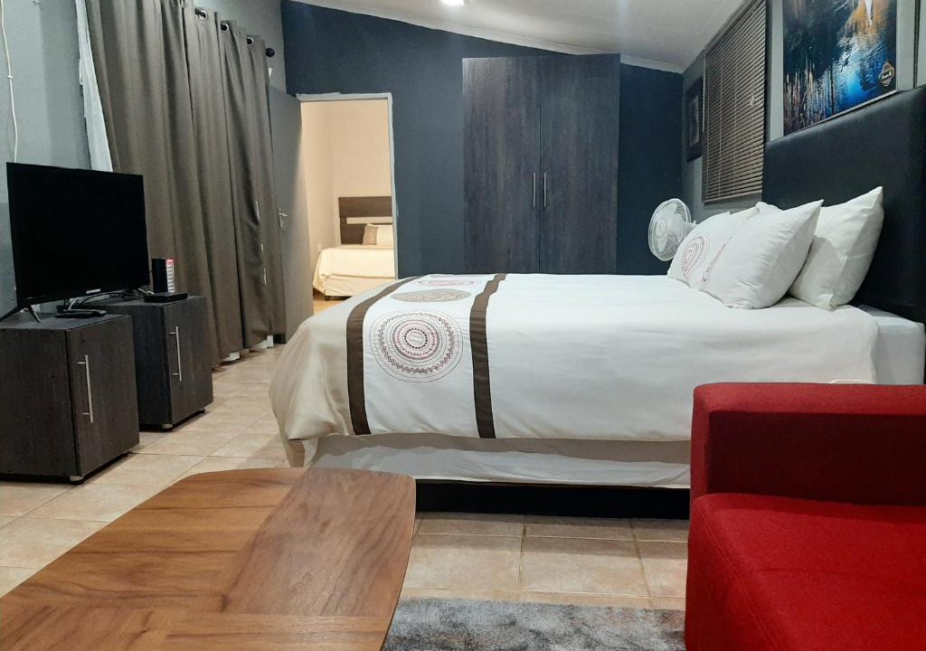Rustenburg Bed & Breakfast | STORGE LODGE AND EVENTS VENUE