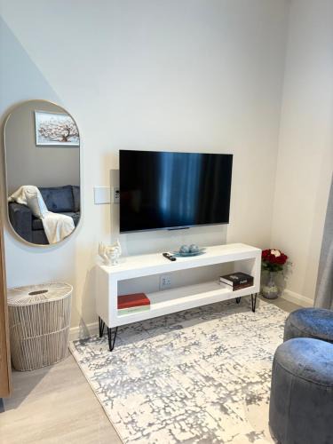 Menlyn Apartment | Studio Sol at Trilogy