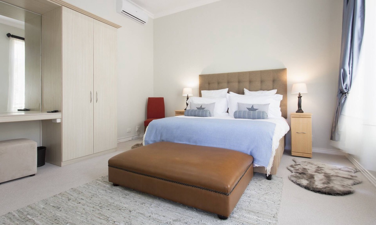 Franschhoek Apartment | STUNNING APARTMENT -FRANSCHHOEK PENTHOUSE
