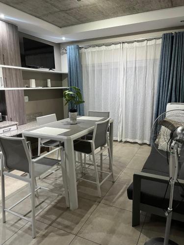 Sunnyside Apartment | Stunning City Living at Loftus