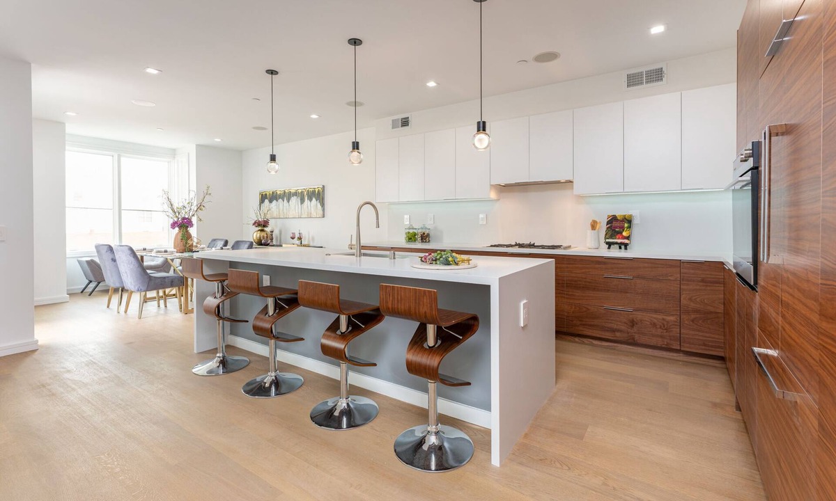 Mission District Condo | Stunning Mission Three Bed Condo - Furnished