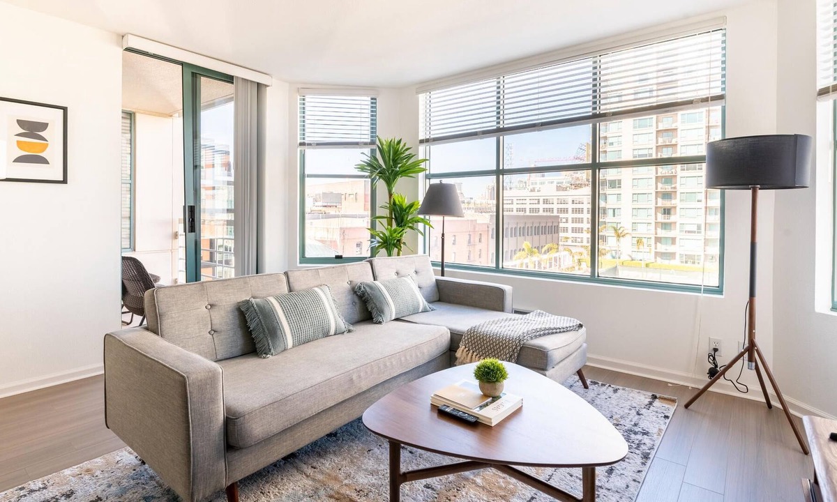 South Beach Apartment | Stylish 2BR Near Embarcadero & Caltrain w/ Gym