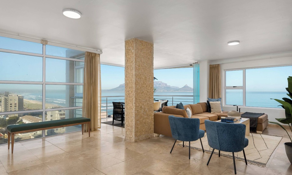 Bloubergstrand Apartment | Stylish Blouberg Retreat with Stunning Views