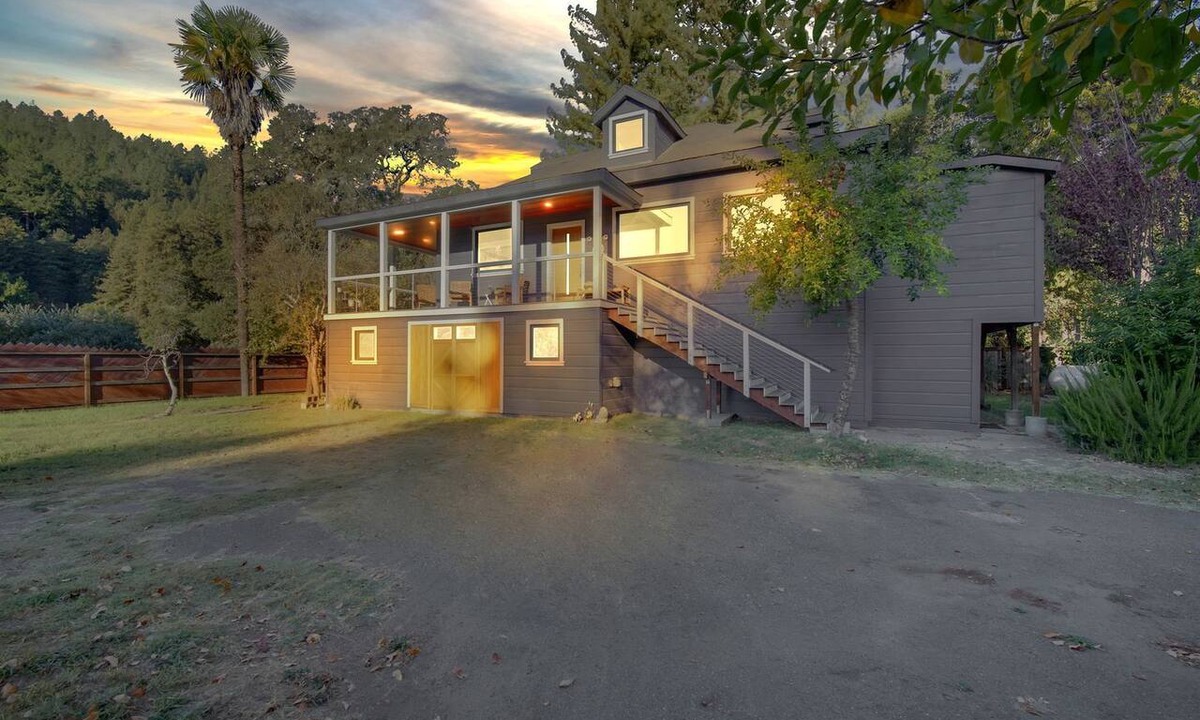 Monte Rio Cabin | Stylish Dog-Friendly Cabin with Deck and Yard near Russian River in Monte Rio, California