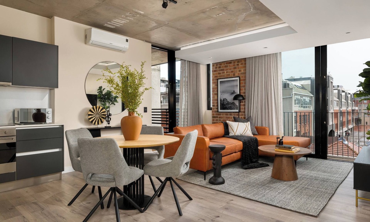 Cape Town City Centre Apartment | Stylish Light and Bright Apartment | De Waterkant