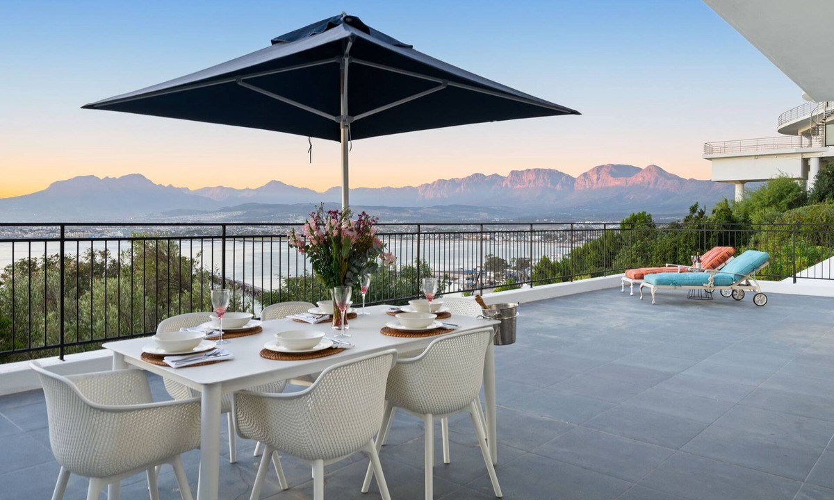 Mountainside Apartment | Suikerbossie 52 - One Bedroom Apartment, Sleeps 2