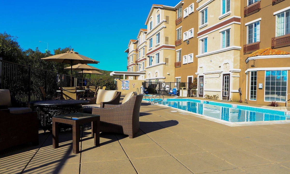 Milpitas Condo | Suite near Downtown San Jose with Free Breakfast | Outdoor Pool + FREE Shuttle