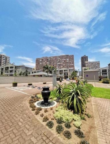 Durban Beachfront Apartment | Summersands 83 North Beach Durban- 2 Bedrooms