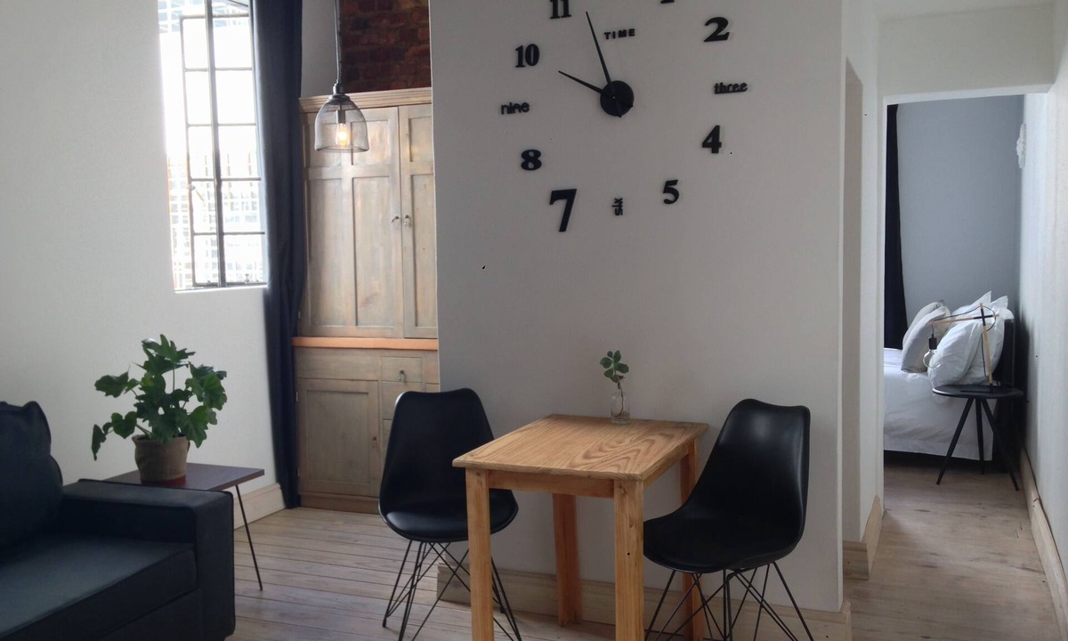 Cape Town Apartment | Sunlit 1 bedroom apartment near Old Biscuit Mill in edgy Woodstock Cape Town